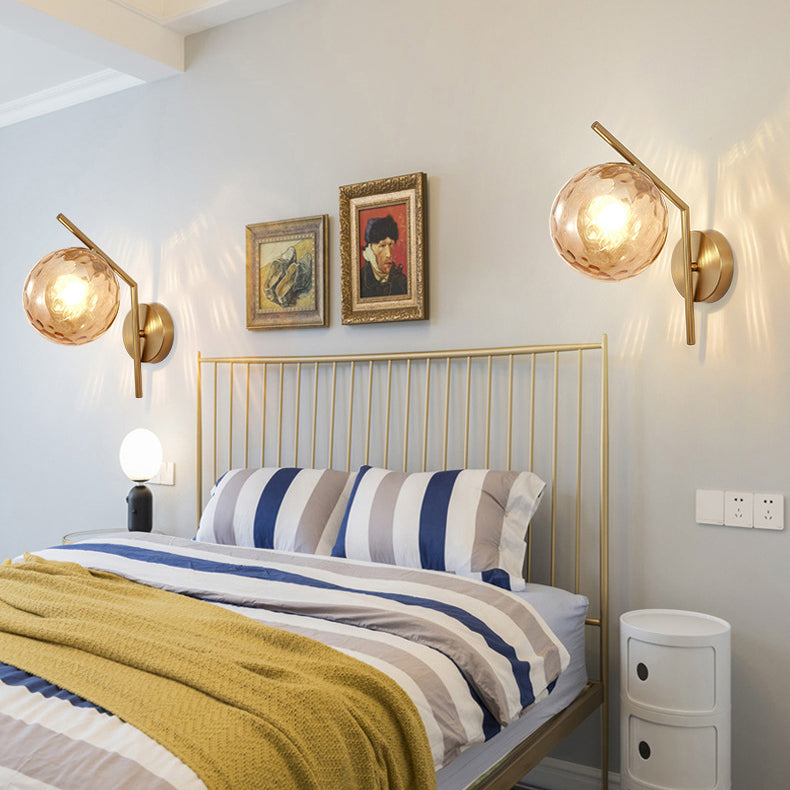 Lámpara Aplique de Pared de Hierro y Vidrio Esférico Tradicional Europeo de 1 Luz para Dormitorio 