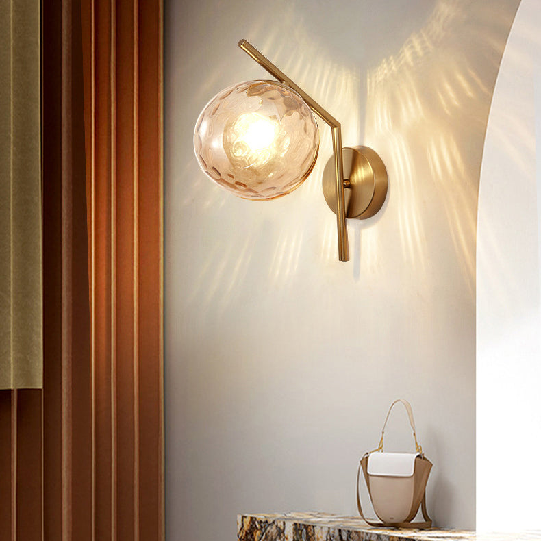 Lámpara Aplique de Pared de Hierro y Vidrio Esférico Tradicional Europeo de 1 Luz para Dormitorio 