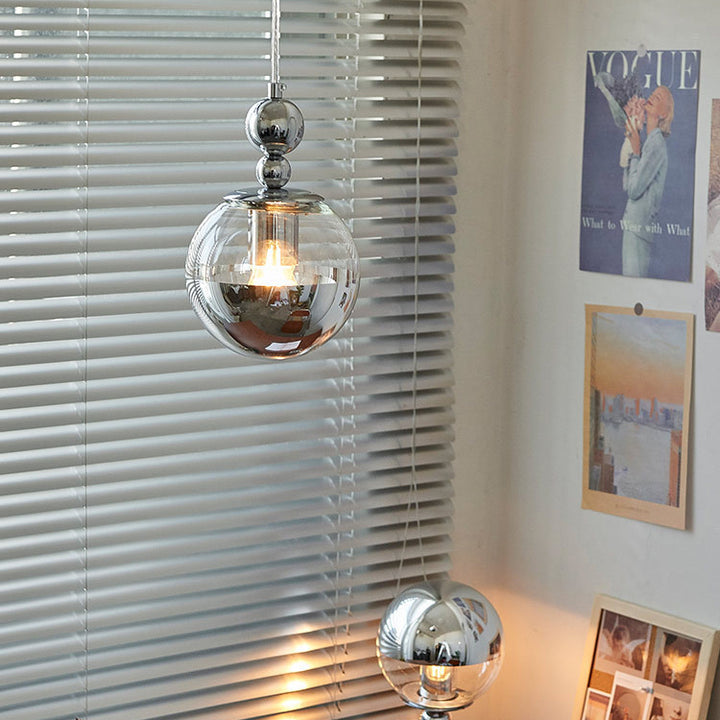 Zeitgenössische skandinavische Globe Metall Glas 1-Licht Pendelleuchte für Schlafzimmer 