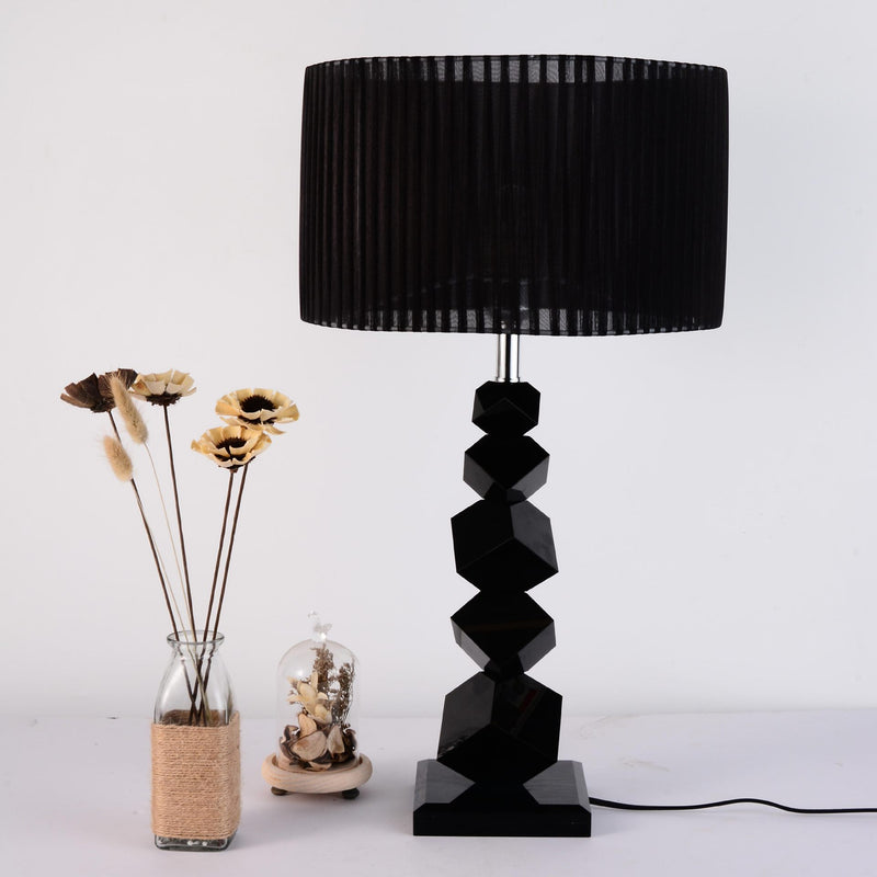 Lámpara de mesa de 1 luz de cilindro de metal de lujo moderno con cristal y tela para dormitorio 