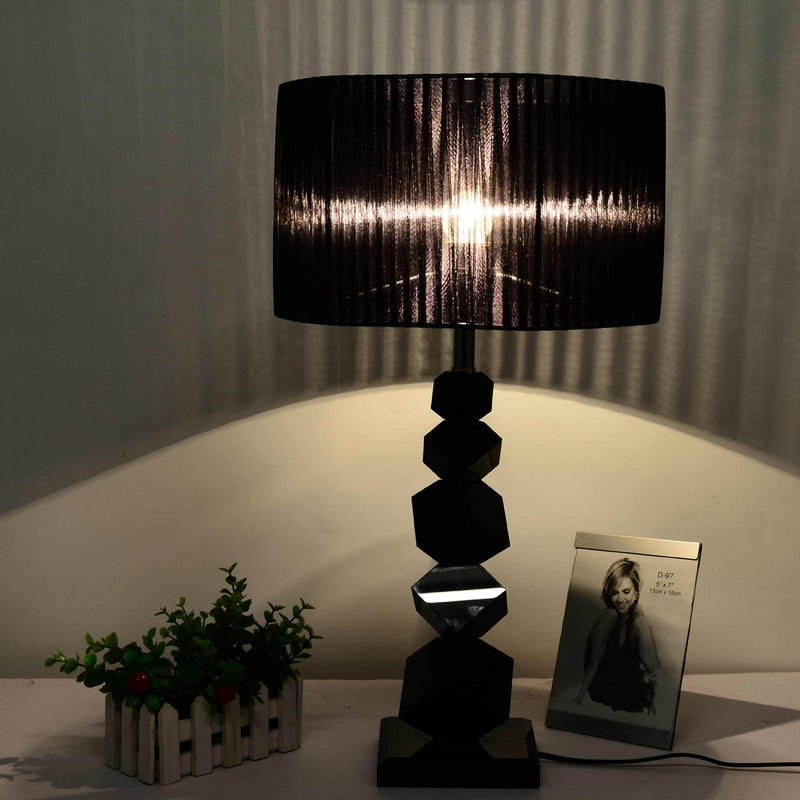 Lámpara de mesa de 1 luz de cilindro de metal de lujo moderno con cristal y tela para dormitorio 