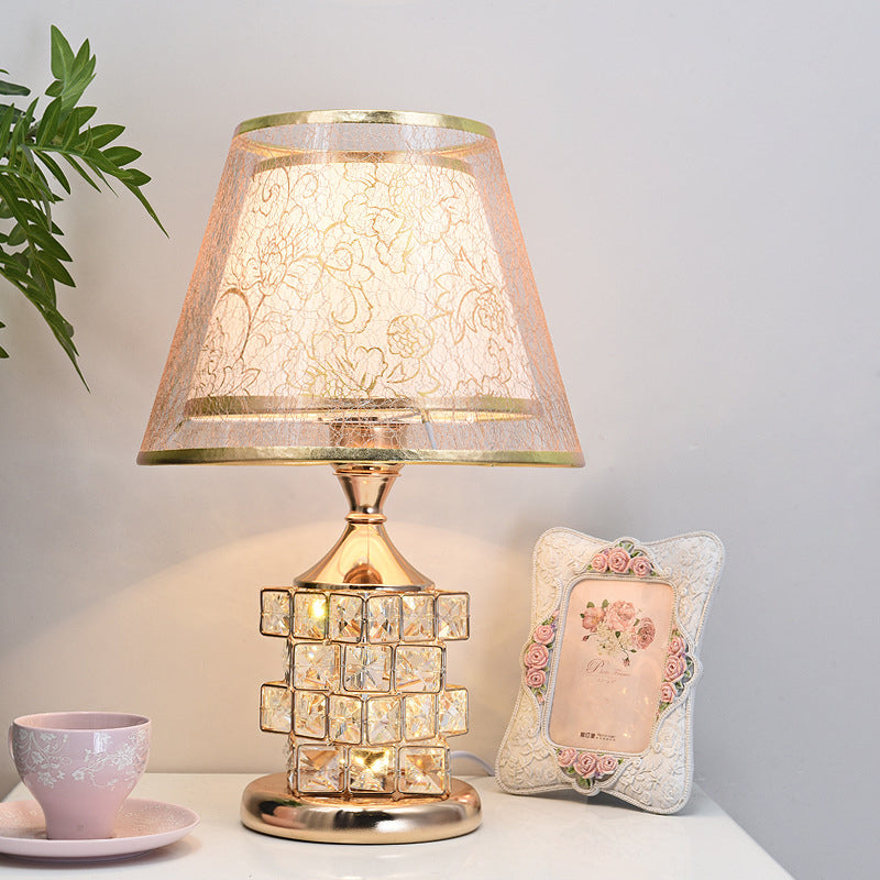 Abat-jour conique traditionnel européen en aluminium avec cristal, lampe de table à 1 lumière pour chambre 