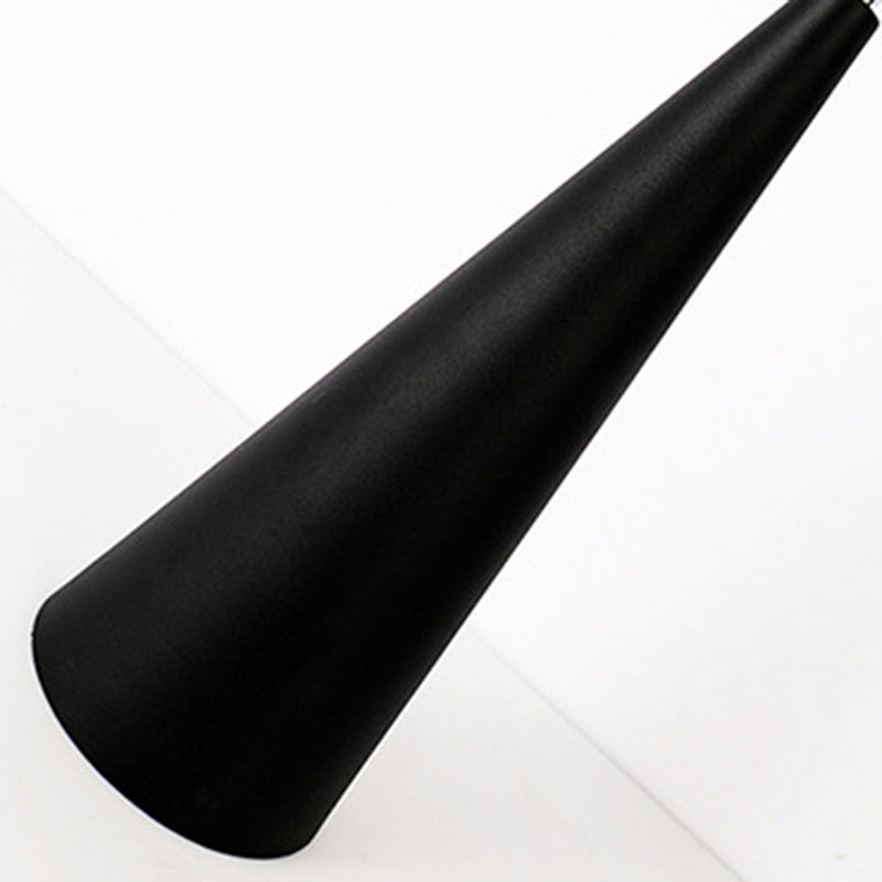 Lampe de table contemporaine scandinave en cône de métal et verre avec LED en silicone pour chambre 