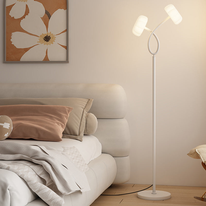 Zeitgenössische skandinavische Blumen Eisen Kunststoff LED Stehlampe für das Wohnzimmer 