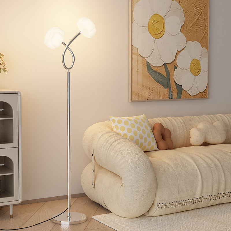 Zeitgenössische skandinavische Blumen Eisen Kunststoff LED Stehlampe für das Wohnzimmer 
