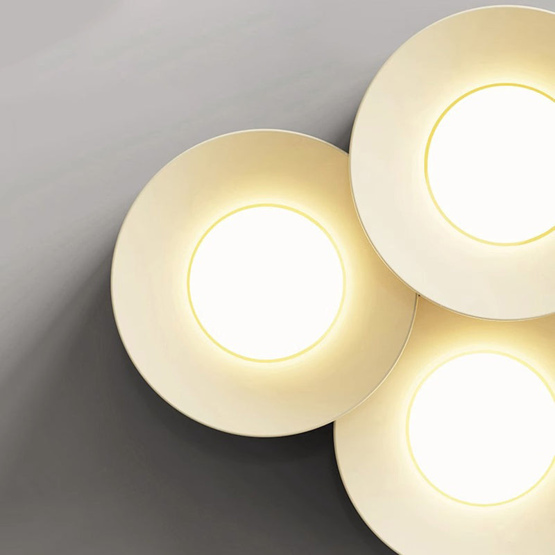 Moderne minimalistische mehrzylindrige Eisen-Acryl-LED-Deckenleuchte für das Schlafzimmer 