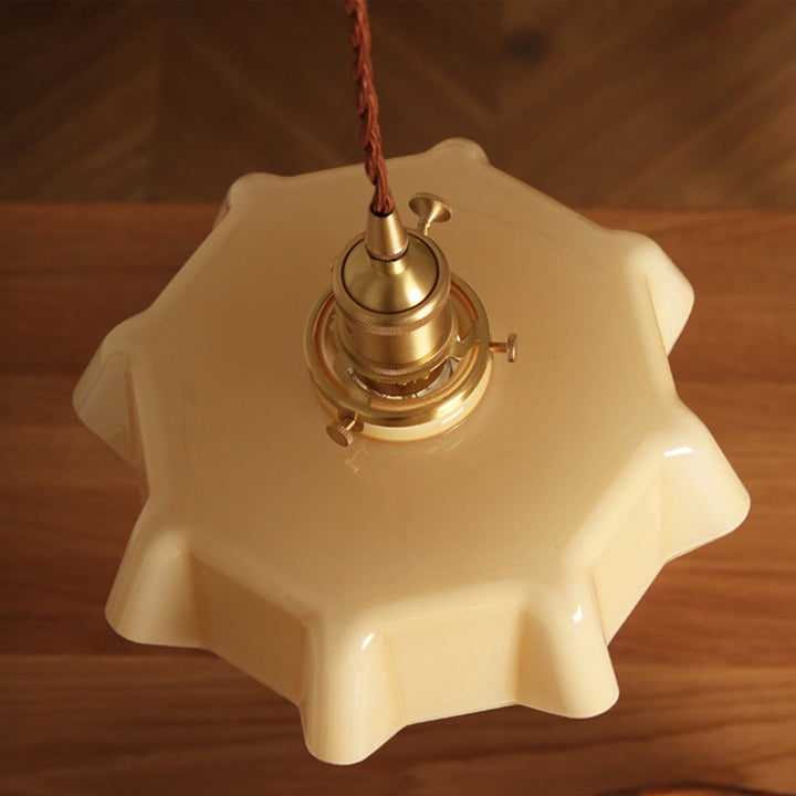 Lustre suspendu moderne Shabby Chic en laiton avec verre en forme de pétale à 1 lumière pour chambre à coucher 
