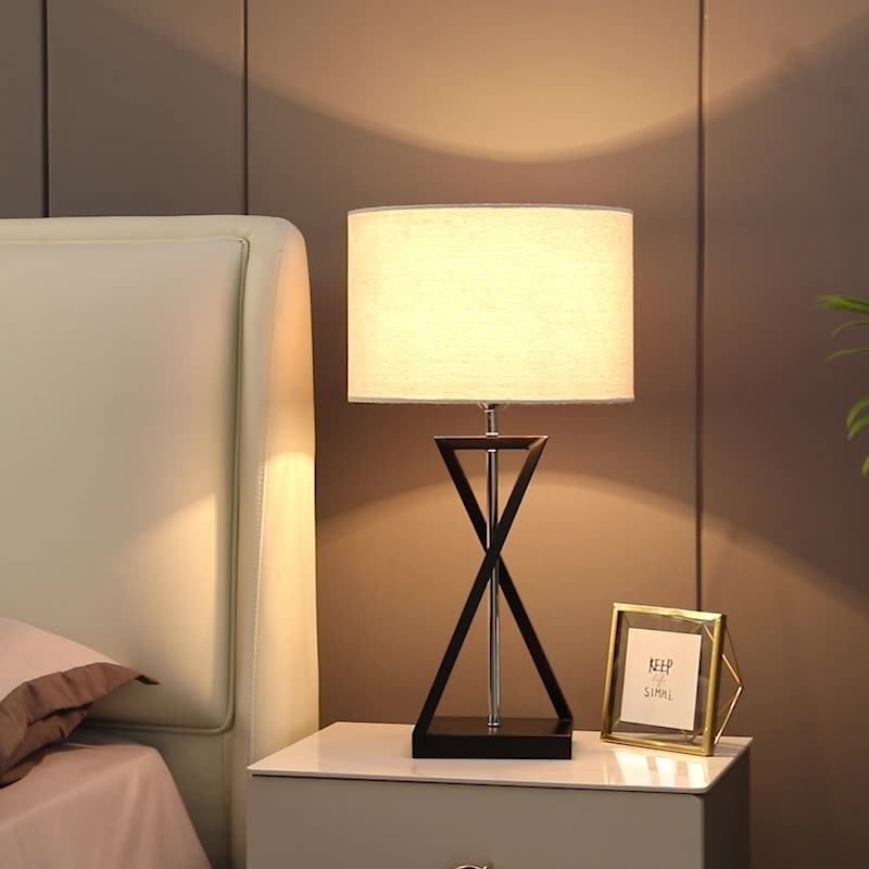 Lampe de table moderne minimaliste cylindre fer lin 1 lumière pour chambre 
