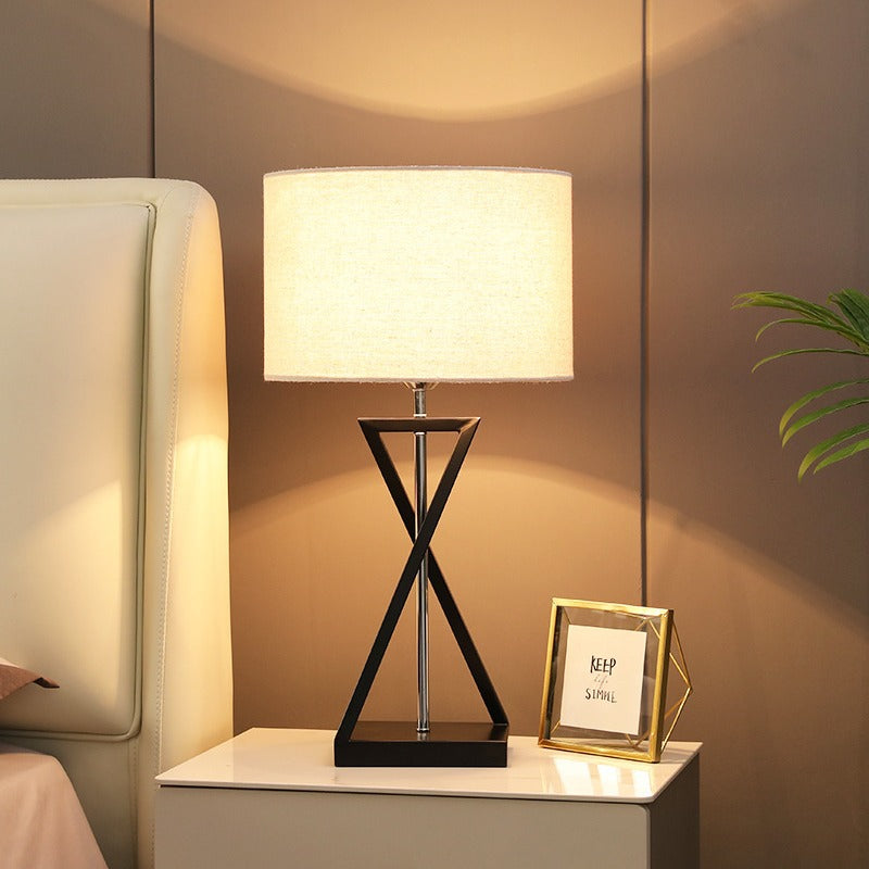 Lampe de table moderne minimaliste cylindre fer lin 1 lumière pour chambre 
