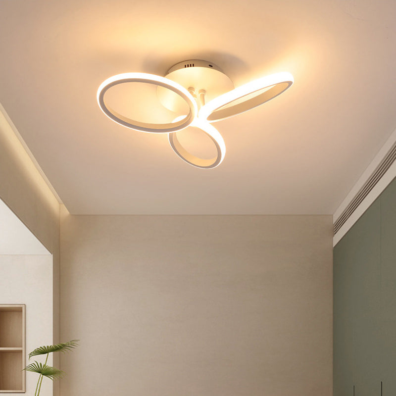 Plafonnier semi-encastré à LED en acrylique et aluminium avec anneaux multiples scandinaves contemporains pour chambre 