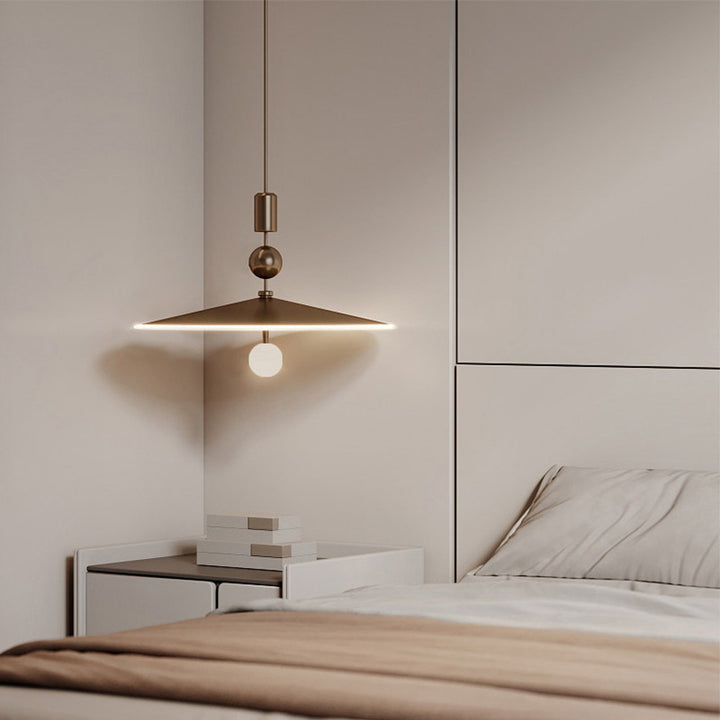 Suspension lumineuse contemporaine en fer et verre en forme de cône à 1 lumière pour chambre 