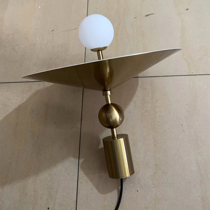 Suspension lumineuse contemporaine en fer et verre en forme de cône à 1 lumière pour chambre 