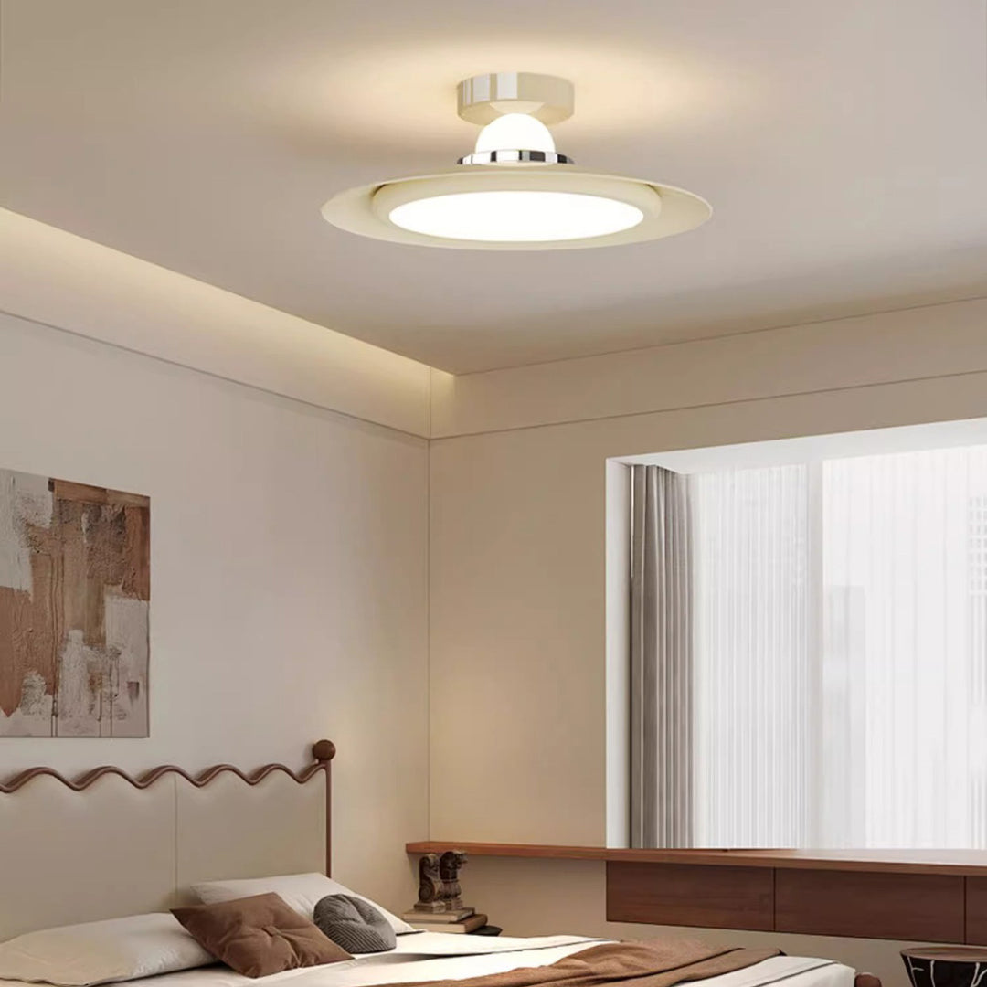 Lustre semi-encastré moderne de transition avec abat-jour en acrylique en forme de soucoupe volante de couleur crème et LED en fer pour chambre à coucher 