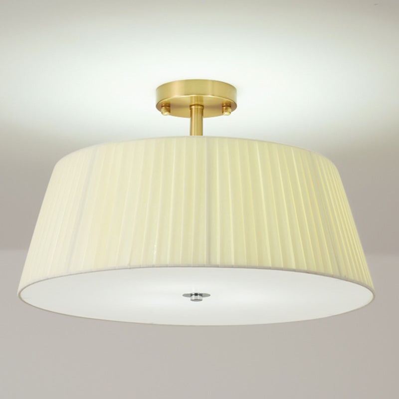 Zeitgenössische skandinavische konische Stoffschirm Eisen Acryl 3/5 Licht Semi-Flush Deckenleuchte für Schlafzimmer 