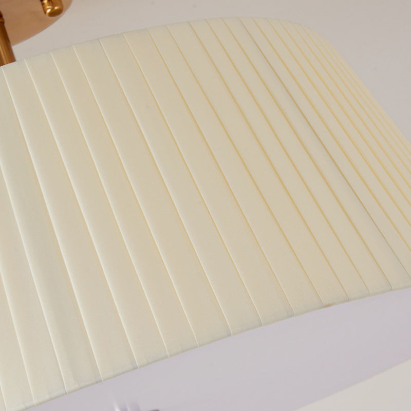 Zeitgenössische skandinavische konische Stoffschirm Eisen Acryl 3/5 Licht Semi-Flush Deckenleuchte für Schlafzimmer 