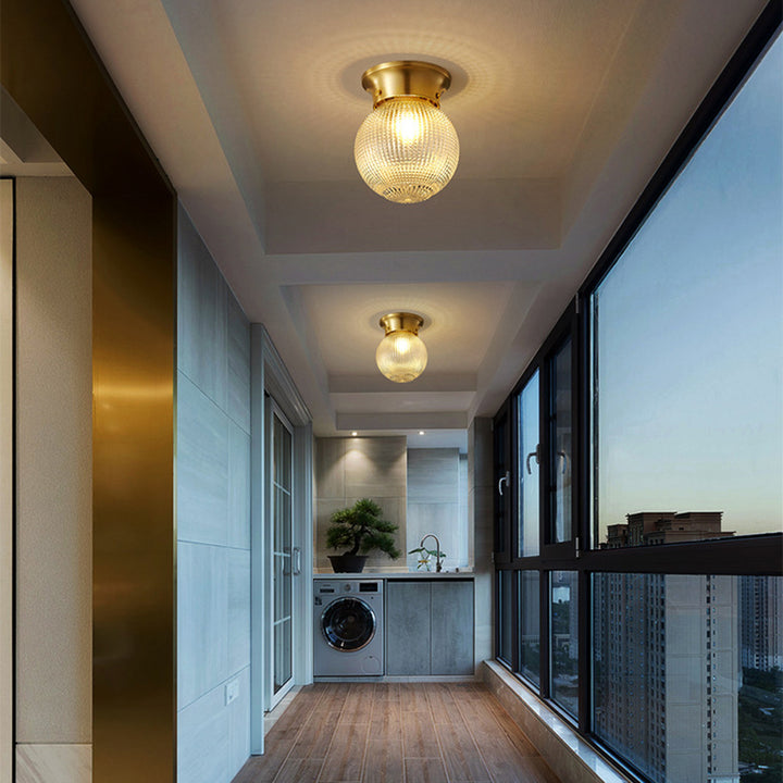 Luz de techo semiempotrada de 1 luz con pantalla de vidrio esférica de lujo moderno y base de latón para pasillo 