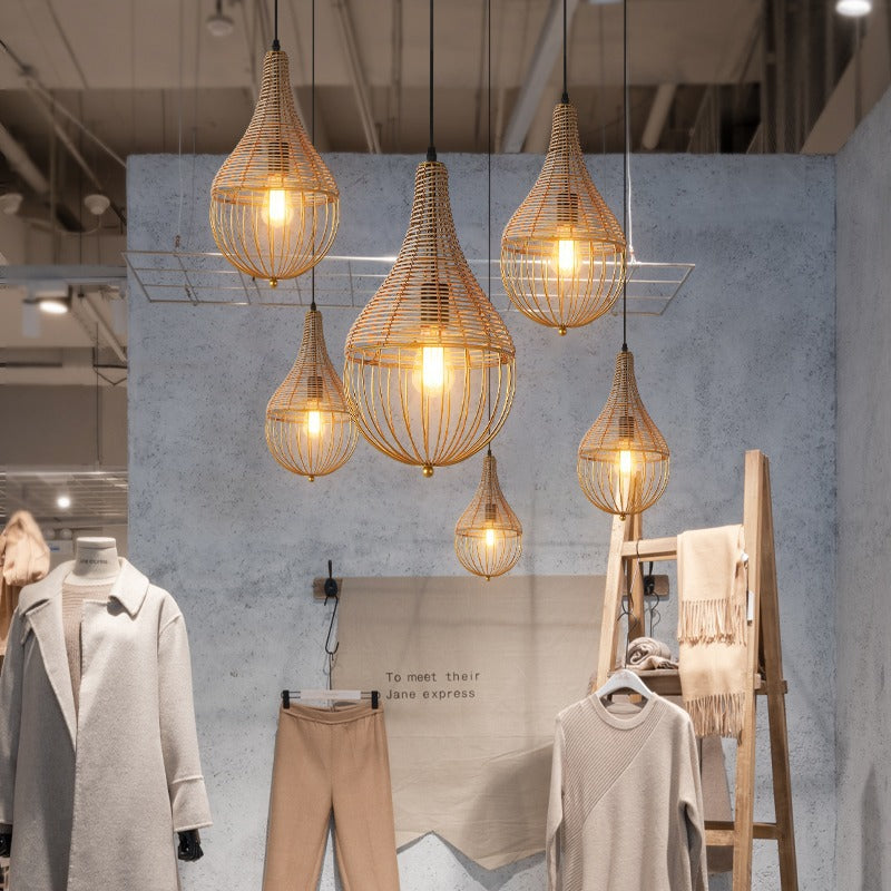 Moderne minimalistische Metall-Rattan-Tropfenform 1-Licht-Pendelleuchte für das Esszimmer 