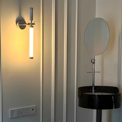 Zeitgenössische industrielle Acryl-Metall-Säulen-LED-Wandleuchte für das Schlafzimmer 