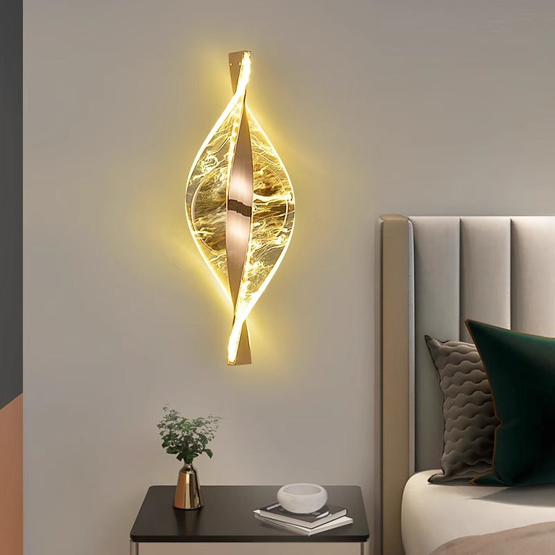 مصباح حائط بتصميم حلزوني فاخر عصري مصنوع من الأكريليك والحديد مع إضاءة LED لغرفة النوم 