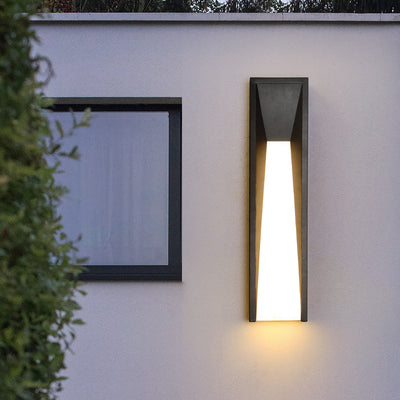 Moderne minimalistische wasserdichte rechteckige Edelstahl-Acryl-LED-Außenwandleuchte für den Garten 