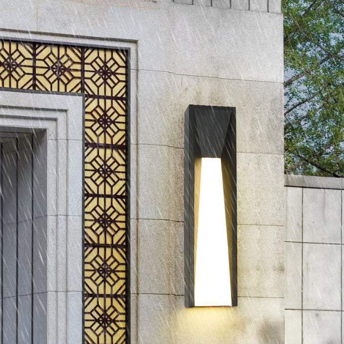 Moderne minimalistische wasserdichte rechteckige Edelstahl-Acryl-LED-Außenwandleuchte für den Garten 