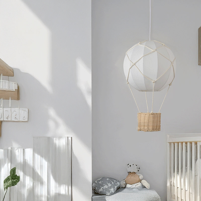 Moderner minimalistischer Kinder Heißluftballon Stoff Eisen Rattan Weben 1-Licht Pendelleuchte für Schlafzimmer 
