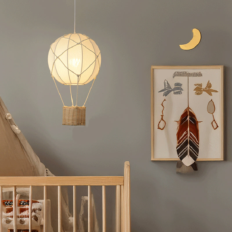 Moderner minimalistischer Kinder Heißluftballon Stoff Eisen Rattan Weben 1-Licht Pendelleuchte für Schlafzimmer 