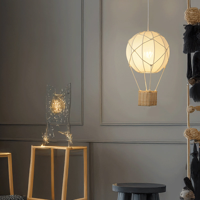 Moderner minimalistischer Kinder Heißluftballon Stoff Eisen Rattan Weben 1-Licht Pendelleuchte für Schlafzimmer 
