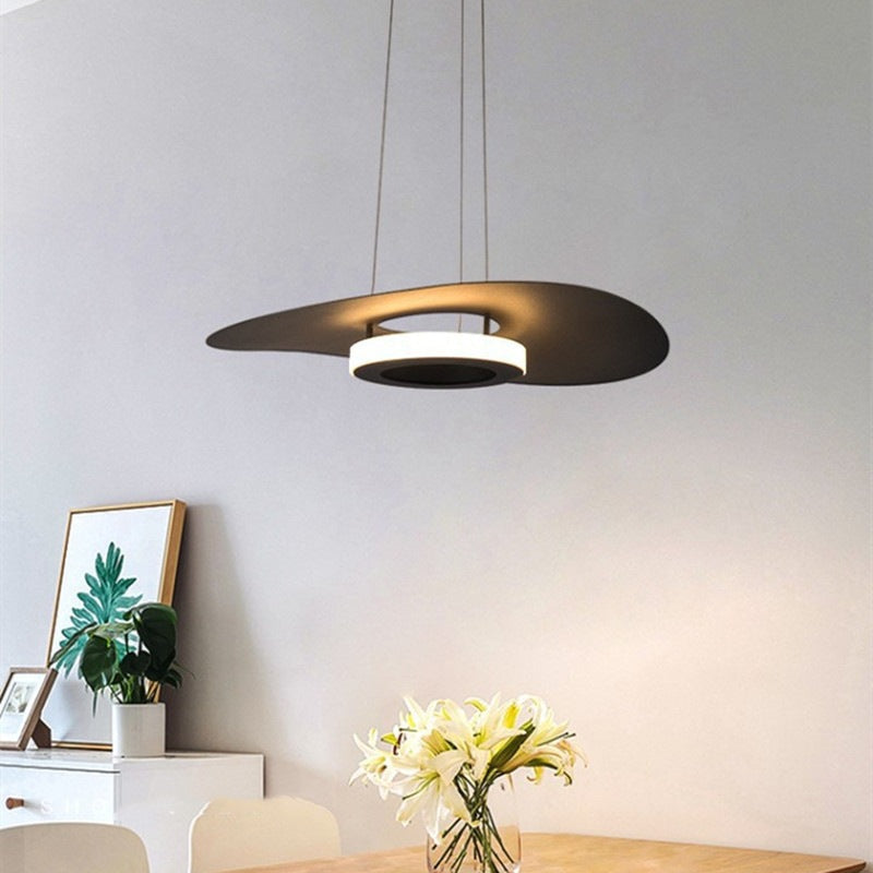 Lámpara colgante LED de hierro acrílico contemporánea creativa con forma de platillo volante para comedor 