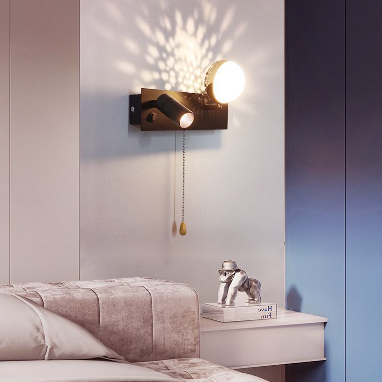 مصباح حائط LED قابل للتدوير من الحديد وPC بتصميم مستطيل عصري لغرفة النوم 