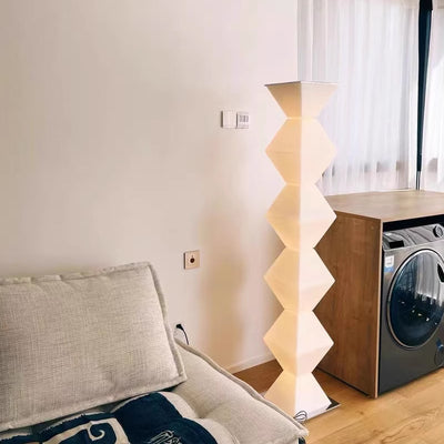 مصباح أرضي LED من الفولاذ المقاوم للصدأ والبلاستيك والزجاج بتصميم هندسي إبداعي عصري لغرفة المعيشة 