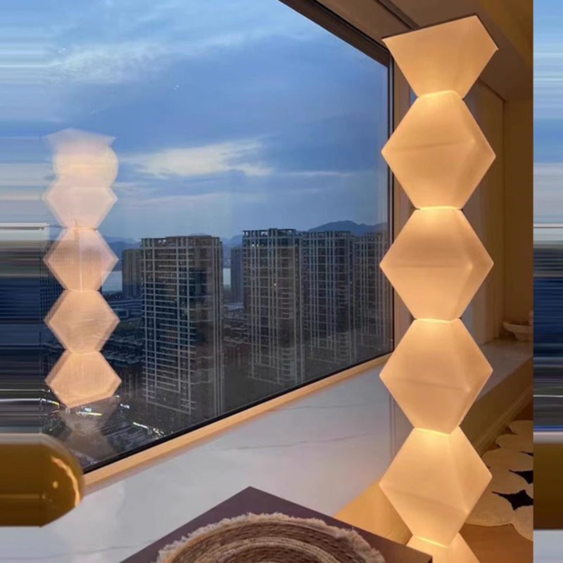 مصباح أرضي LED من الفولاذ المقاوم للصدأ والبلاستيك والزجاج بتصميم هندسي إبداعي عصري لغرفة المعيشة 
