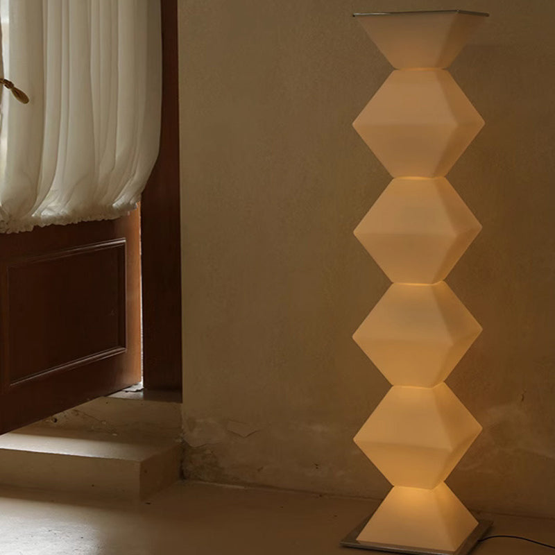 مصباح أرضي LED من الفولاذ المقاوم للصدأ والبلاستيك والزجاج بتصميم هندسي إبداعي عصري لغرفة المعيشة 