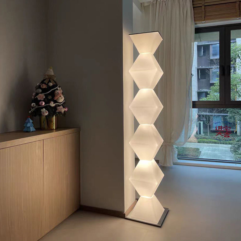 مصباح أرضي LED من الفولاذ المقاوم للصدأ والبلاستيك والزجاج بتصميم هندسي إبداعي عصري لغرفة المعيشة 