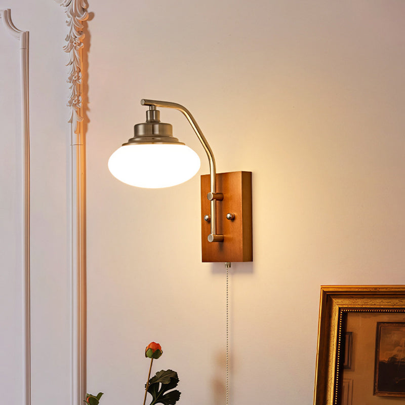 Traditionelle Vintage-Kürbis- &amp; Ovale Massivholz-Eisenharz-Reißverschluss 1-Licht-Wandleuchte für Schlafzimmer 