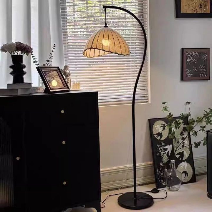 Lampe de sol traditionnelle vintage ronde en fer et tissu à 1 lumière pour salon 