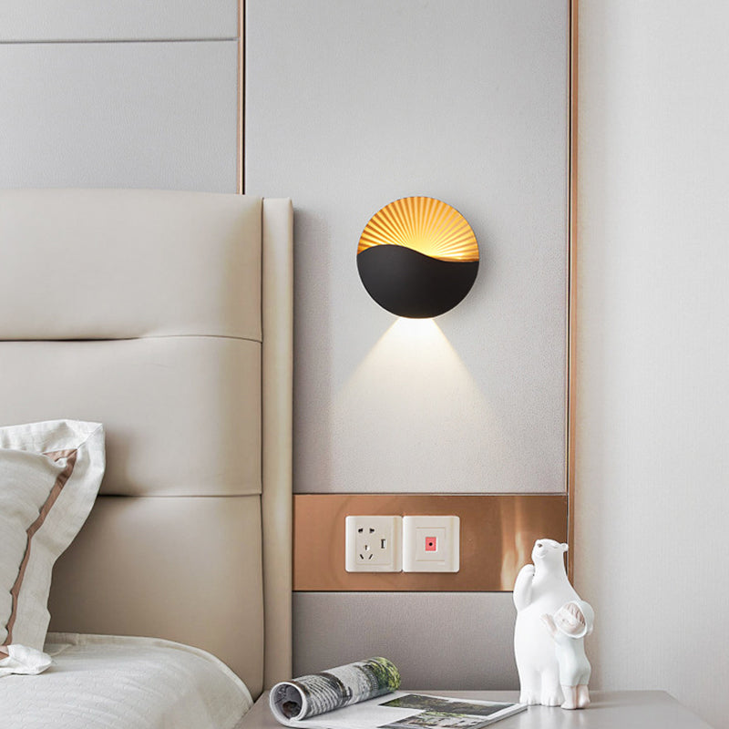 Modern Minimalist Waterproof Round Metal Glass Outdoor LED Wall Sconce Lamp For Garden