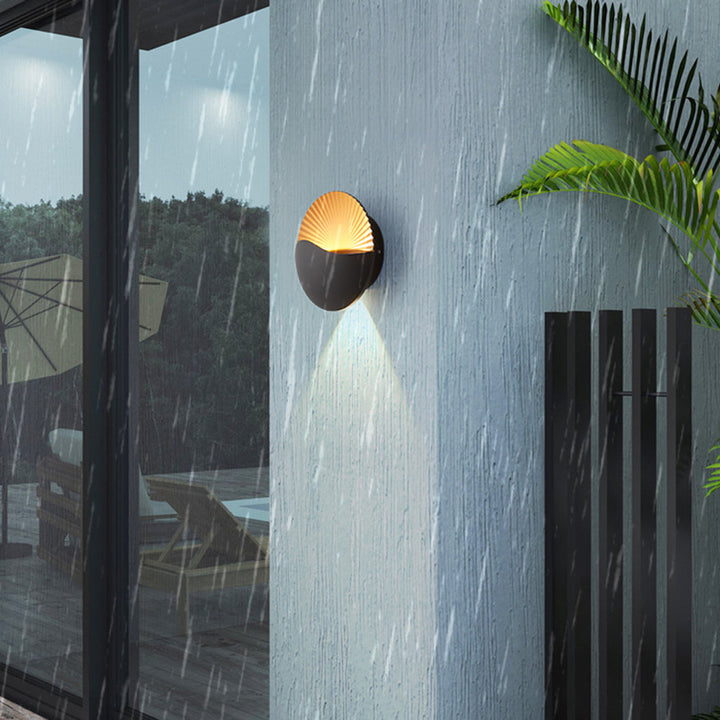 Moderne minimalistische wasserdichte runde Metall-Glas-LED-Wandleuchte für den Außenbereich für den Garten 