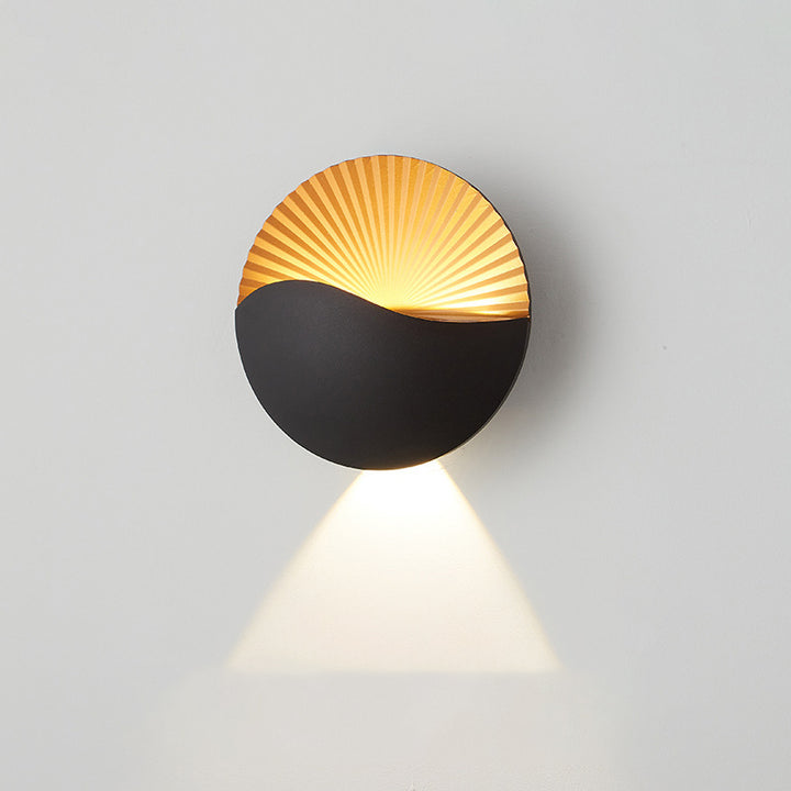 Moderne minimalistische wasserdichte runde Metall-Glas-LED-Wandleuchte für den Außenbereich für den Garten 