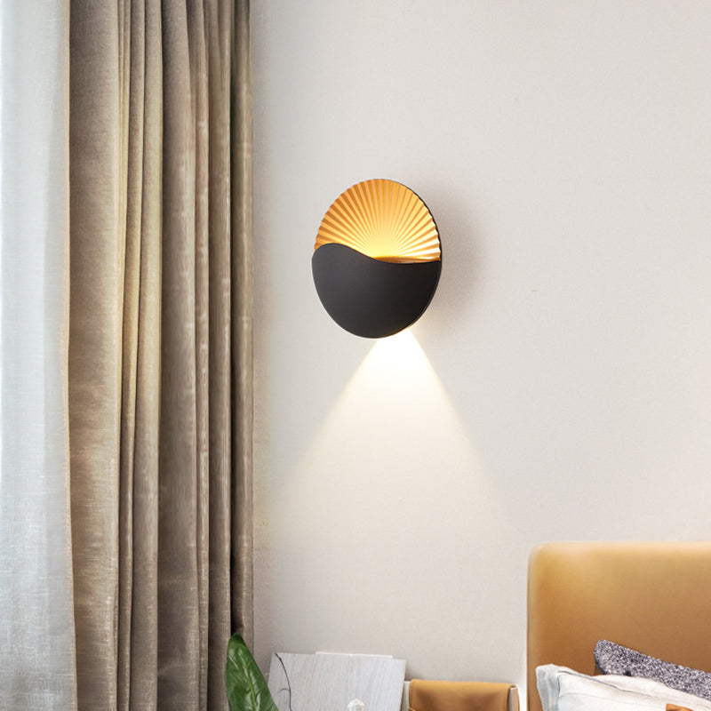 Modern Minimalist Waterproof Round Metal Glass Outdoor LED Wall Sconce Lamp For Garden