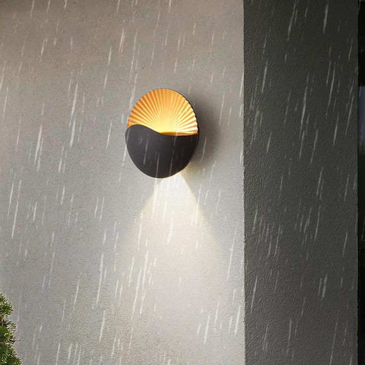 Moderne minimalistische wasserdichte runde Metall-Glas-LED-Wandleuchte für den Außenbereich für den Garten 