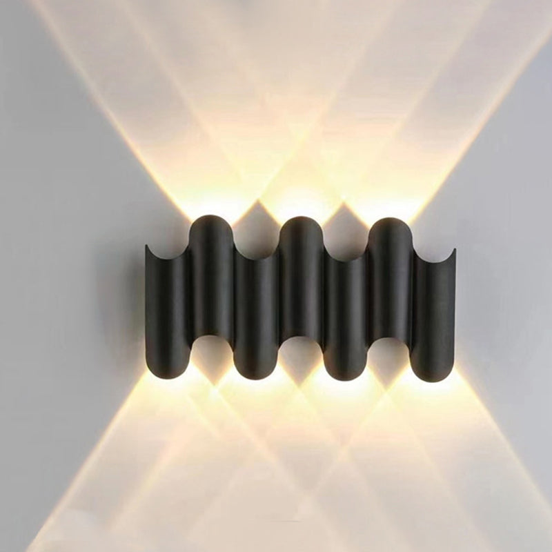 Zeitgenössische industrielle wasserdichte geometrische Aluminium-PC-Außenwandleuchte für den Garten 