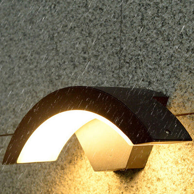 Modern Minimalist Waterproof Arc Aluminum Acrylic Sensor LED Outdoor Wall Sconce Lamp For Garden