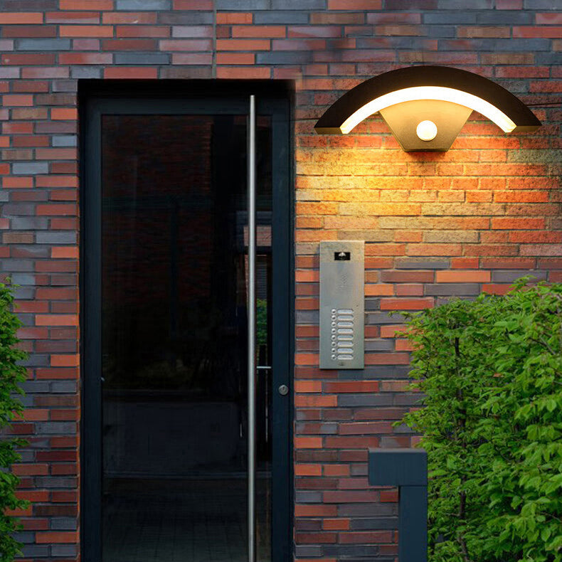 Modern Minimalist Waterproof Arc Aluminum Acrylic Sensor LED Outdoor Wall Sconce Lamp For Garden
