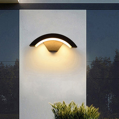 Modern Minimalist Waterproof Arc Aluminum Acrylic Sensor LED Outdoor Wall Sconce Lamp For Garden