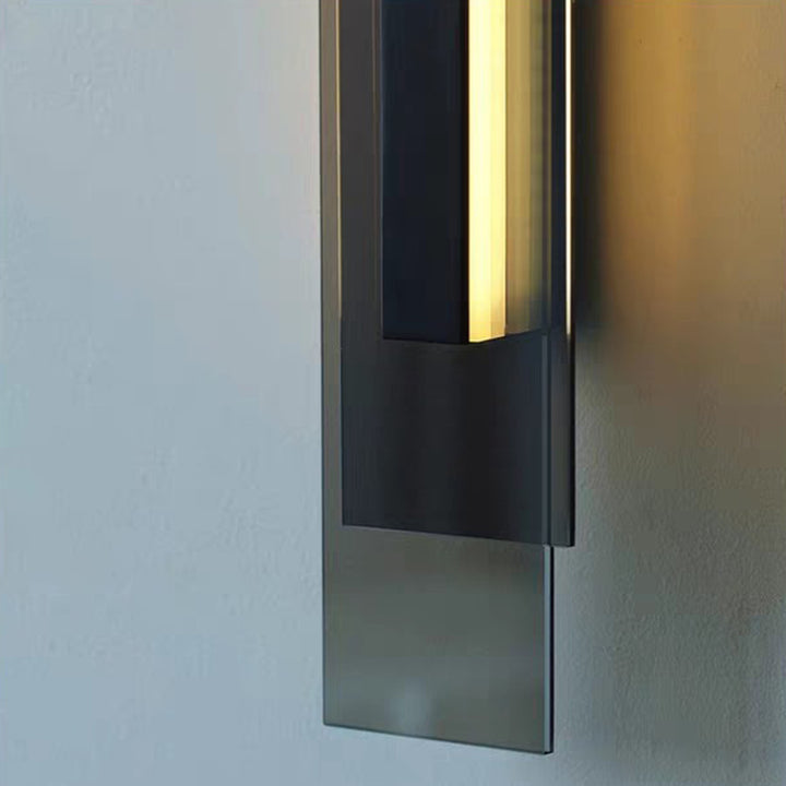 Moderne industrielle LED-Wandleuchte aus Eisen und Glas in ineinander verschlungener rechteckiger Form für den Flur 