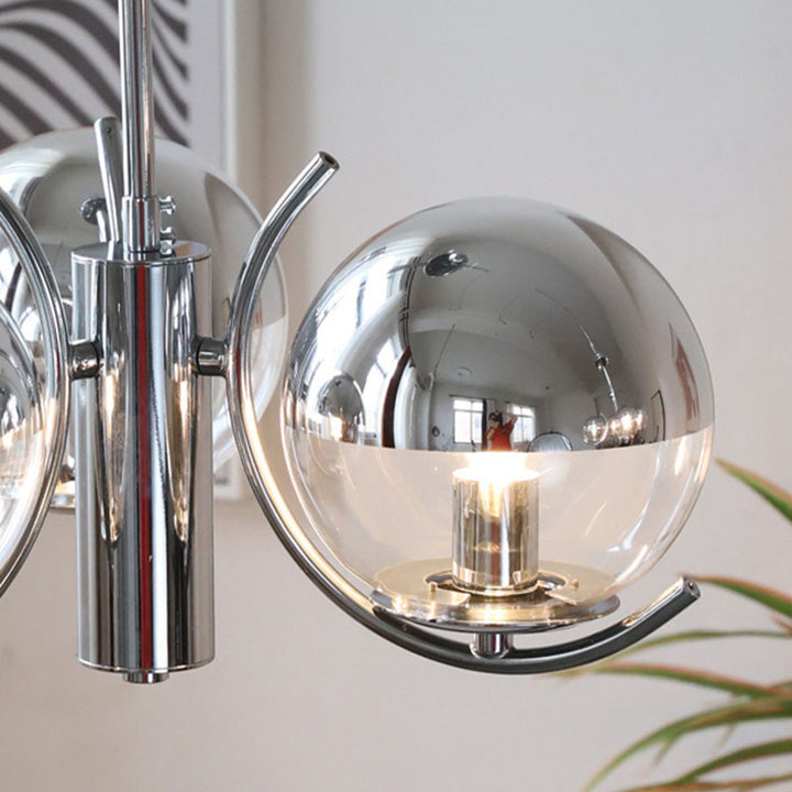 Zeitgenössischer skandinavischer Eisen-Glas-Kugelleuchter mit 4 Lichtern für das Esszimmer 