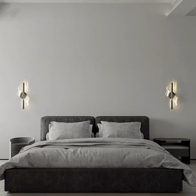 Contemporary Scandinavian Iron Acrylic Linear LED Wall Sconce Lamp For Bedroom