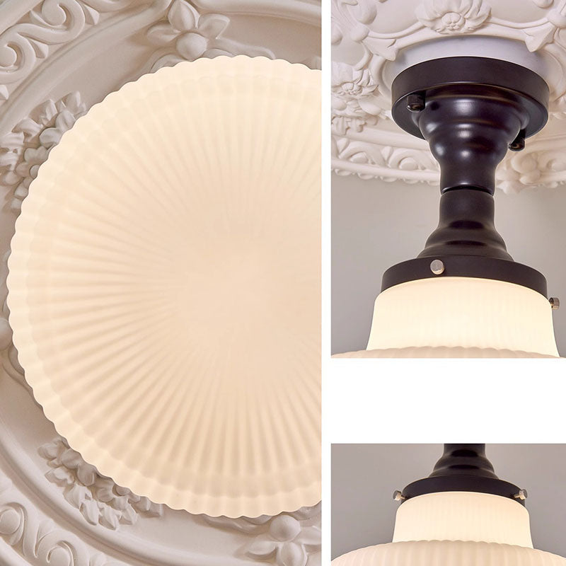 Plafonnier semi-encastré rond en verre et fer traditionnel français à 1 lumière pour salon 