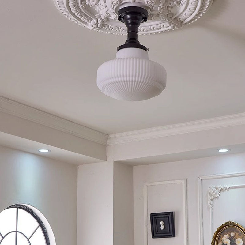 Plafonnier semi-encastré rond en verre et fer traditionnel français à 1 lumière pour salon 
